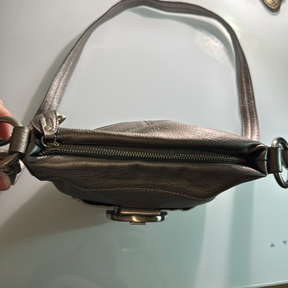 B Makowsky metallic pewter pebbled leather crossbody bag - Picture 8 of 13